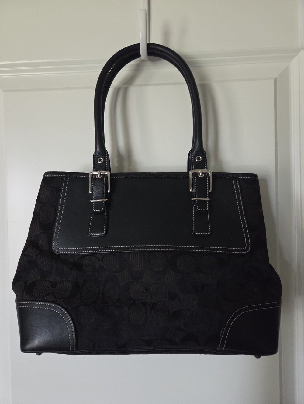 Coach Women's Black Purse with Handles, Zipper Closure and Snap Sides